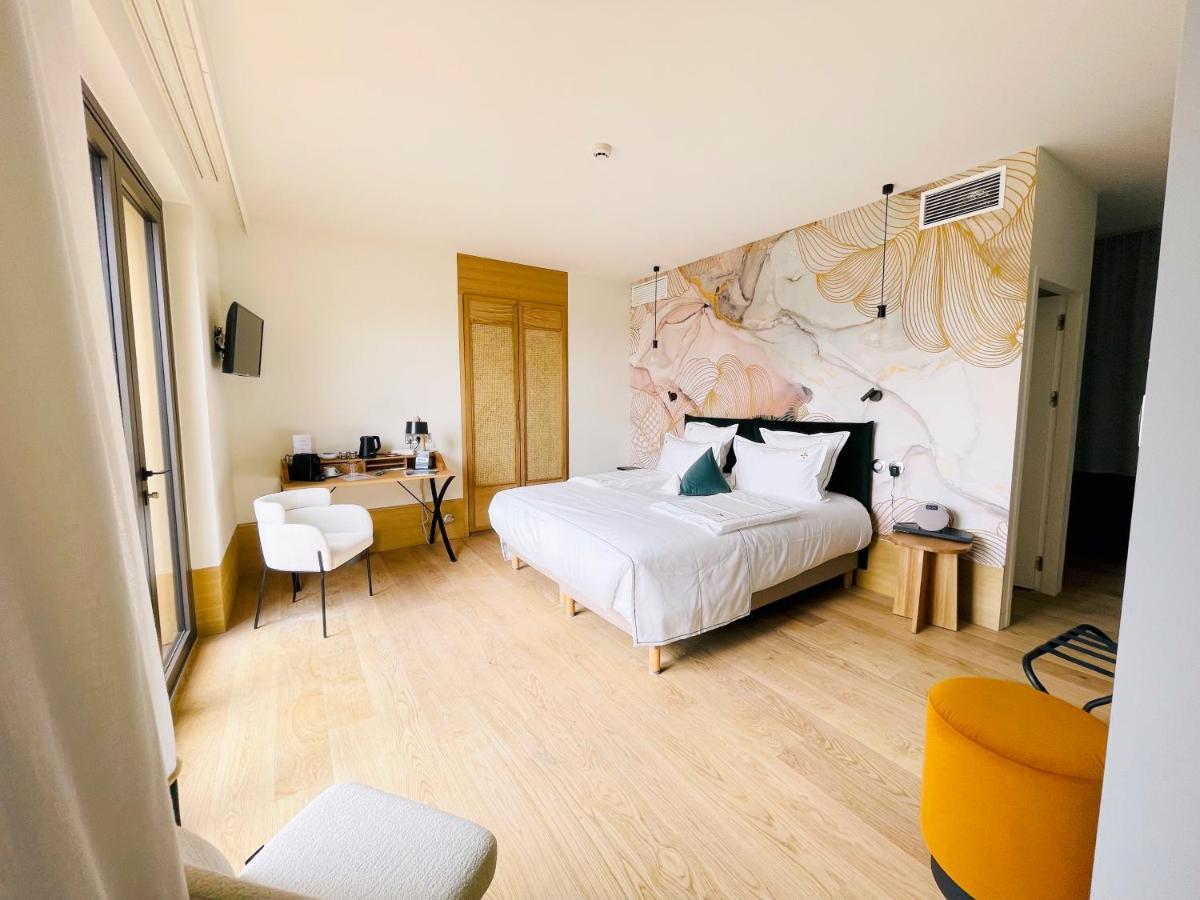 Aux Ducs De Sienne Hotell Montagne  Eksteriør bilde